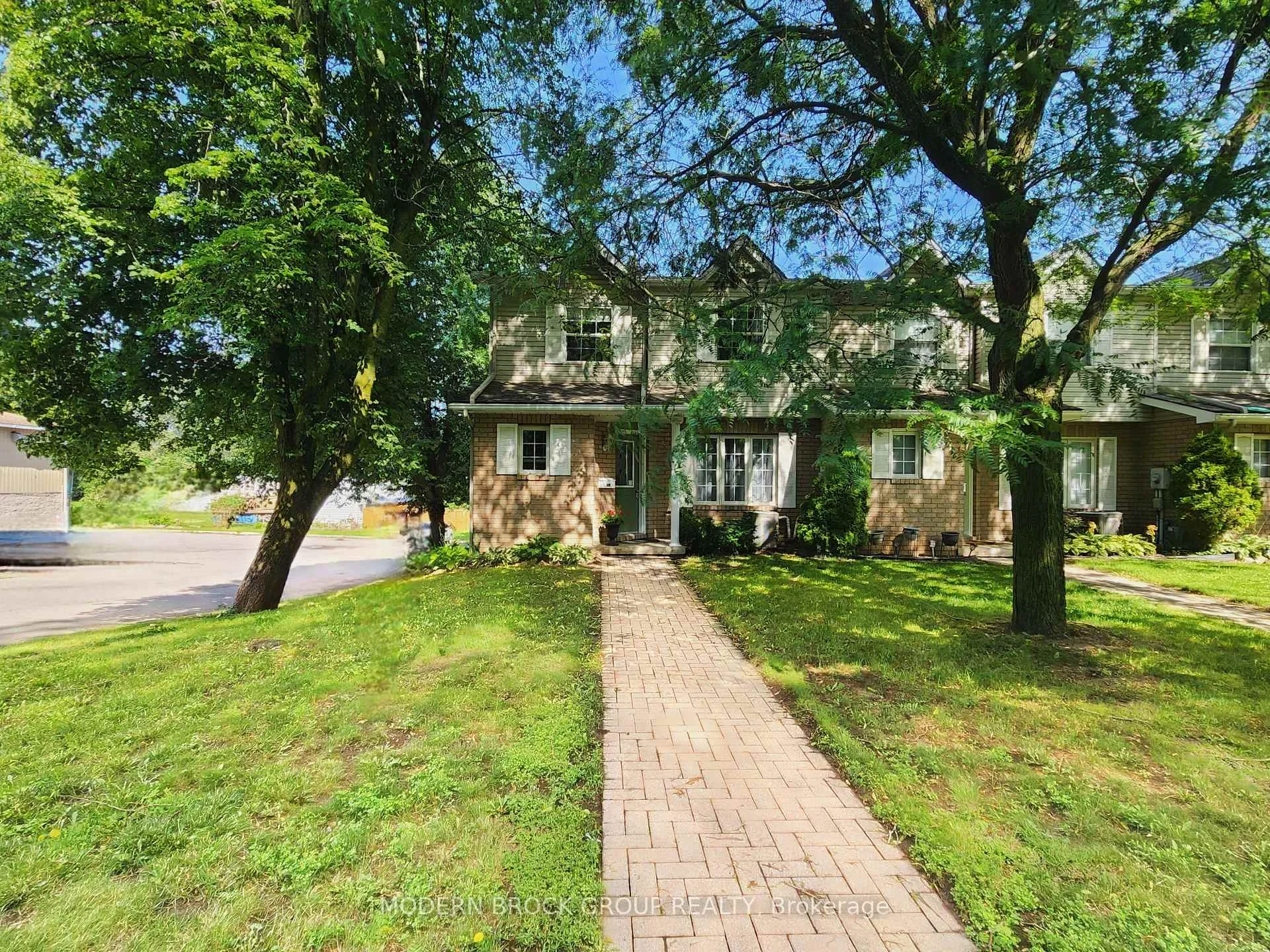 Front of 516 King Street W