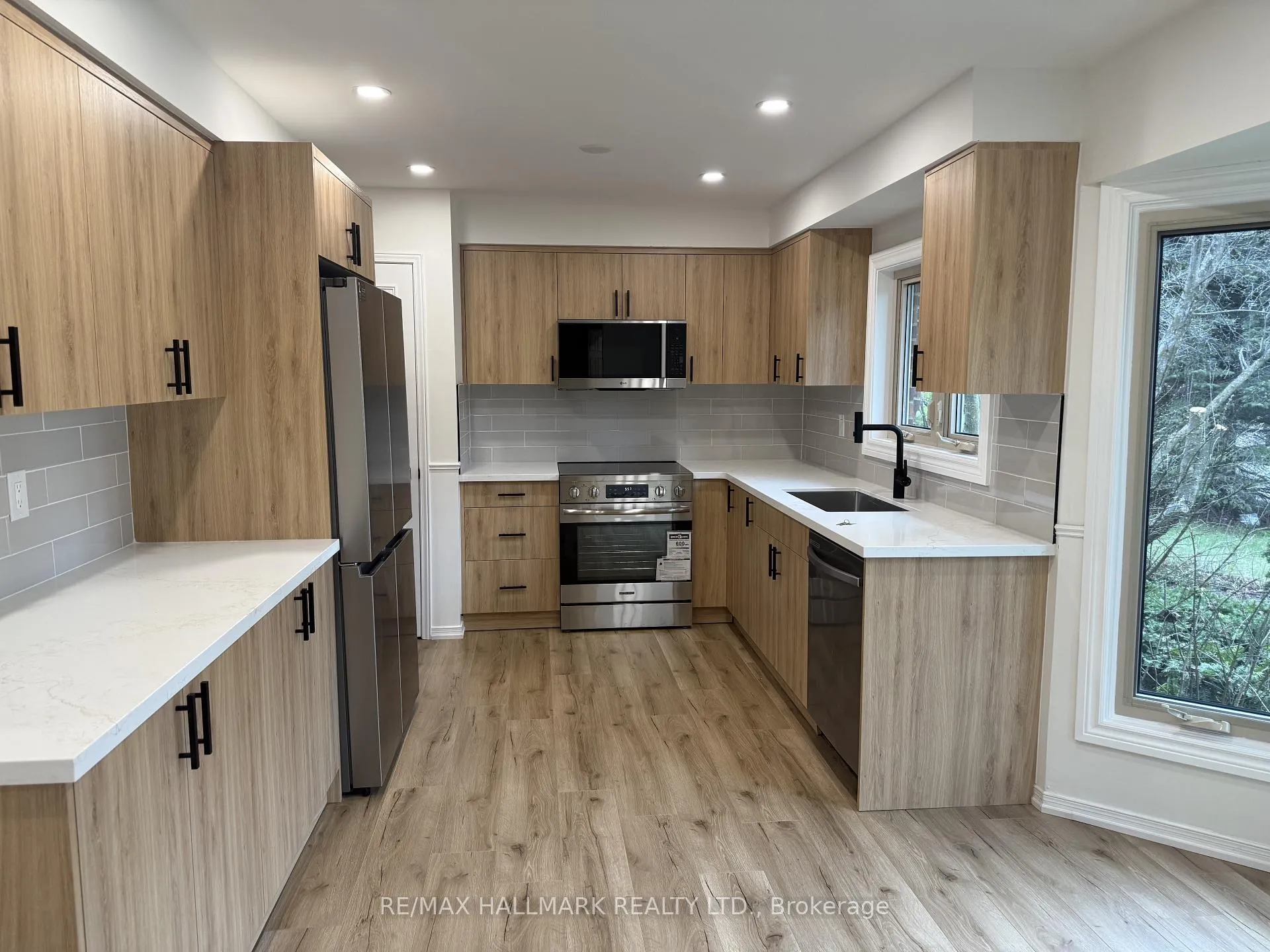 Photo 1 of 65 Burton Grove S, King, King City — HOMEH