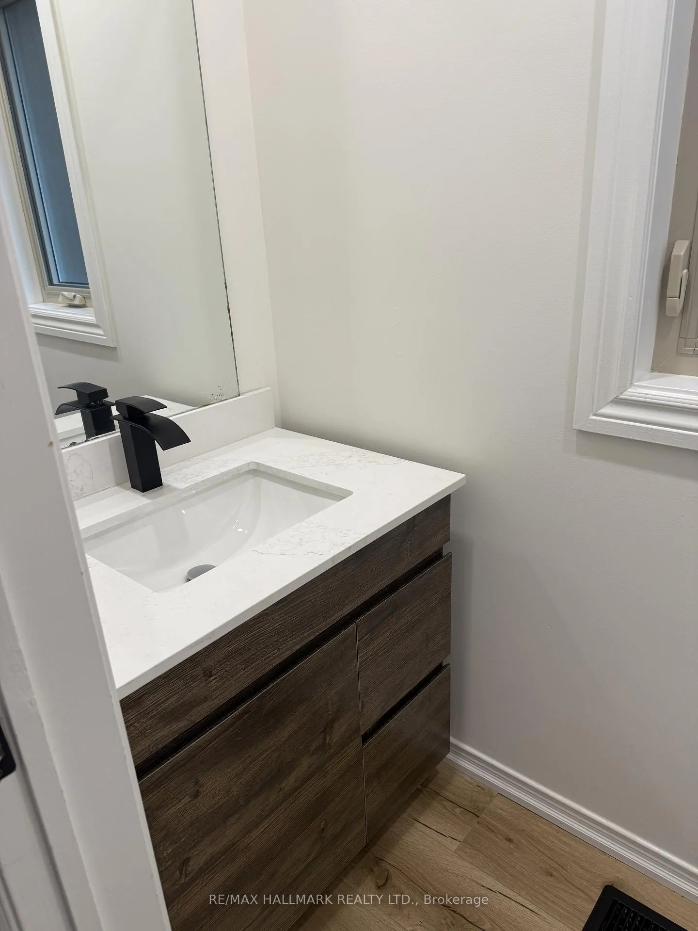 Photo 10 of 65 Burton Grove S, King, King City — HOMEH