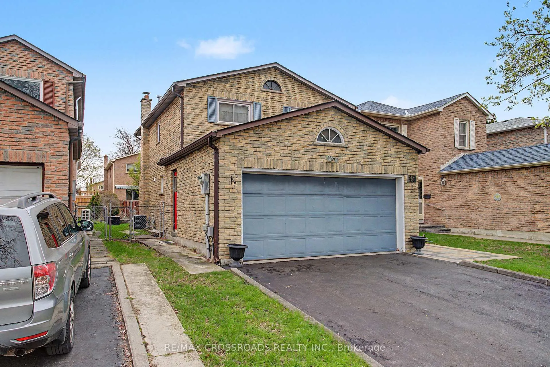 Photo 2 of 49 Mercer Crescent, Markham, Raymerville — HOMEH