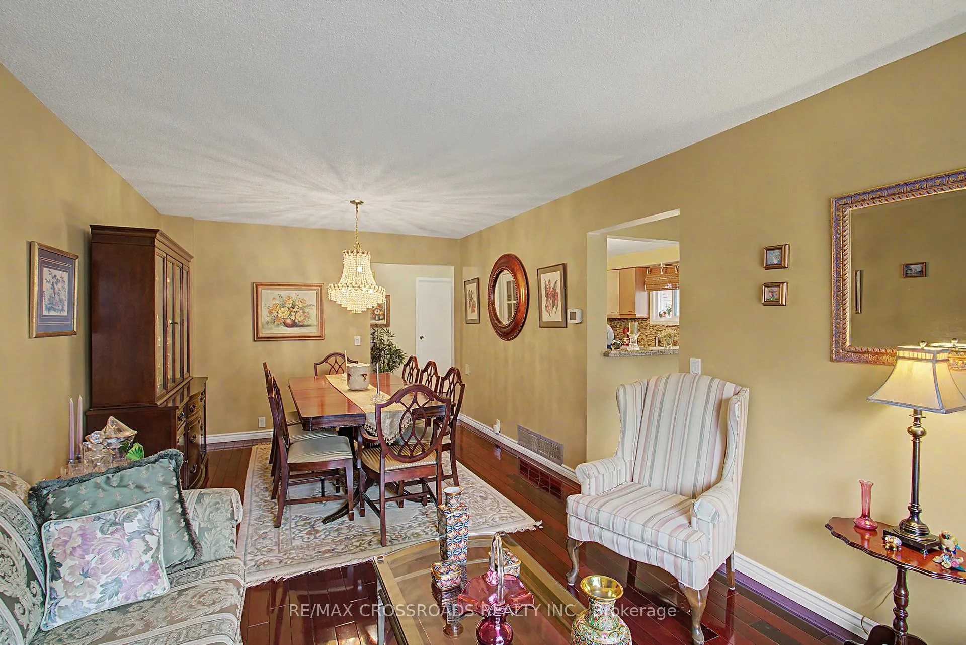 Photo 8 of 49 Mercer Crescent, Markham, Raymerville — HOMEH