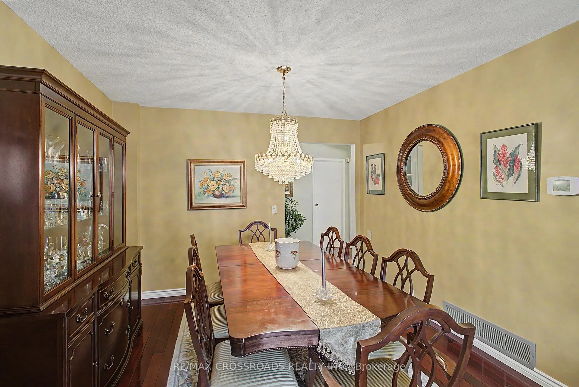 Photo 9 of 49 Mercer Crescent, Markham, Raymerville — HOMEH