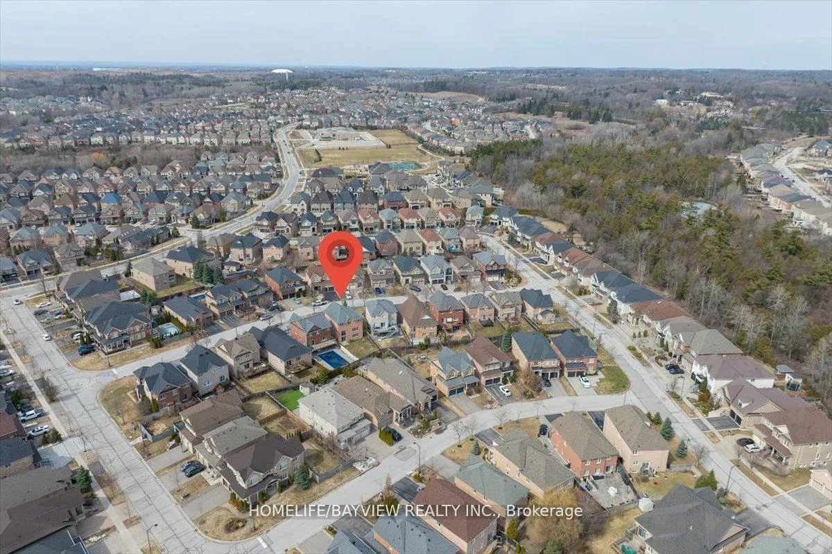 Photo 2 of 27 Donzi Lane, Vaughan, Patterson — HOMEH