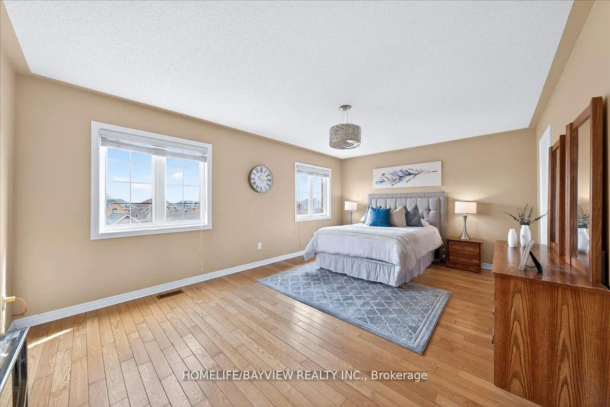 Photo 17 of 27 Donzi Lane, Vaughan, Patterson — HOMEH
