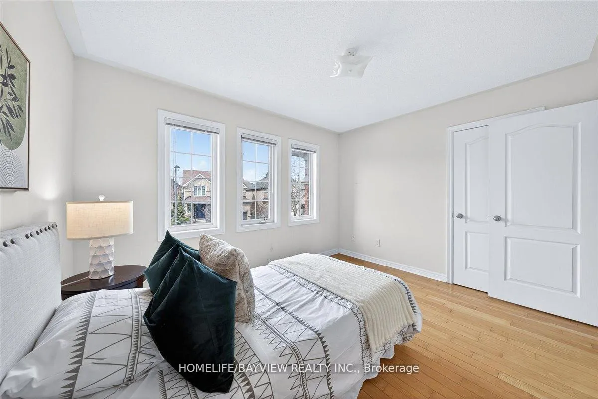 Photo 23 of 27 Donzi Lane, Vaughan, Patterson — HOMEH