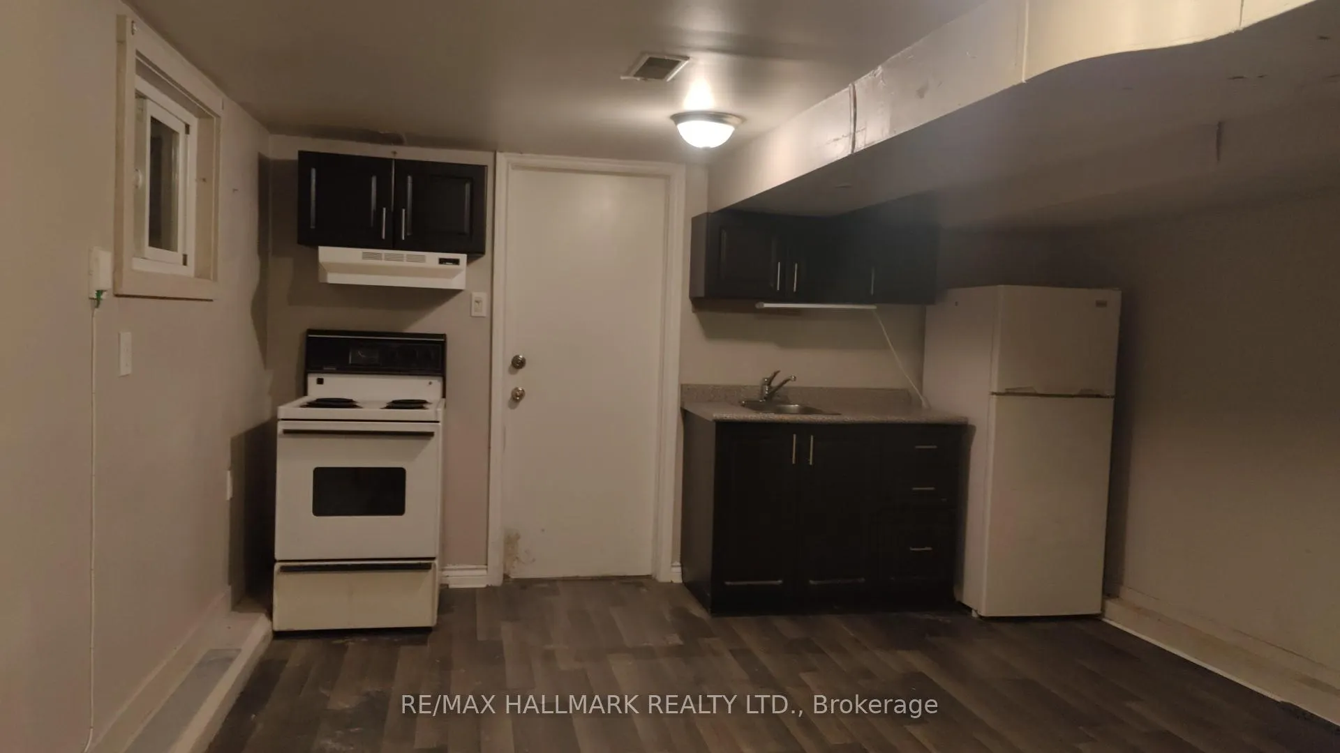 Photo 2 of 172 Waverley Road, Toronto, The Beaches — HOMEH