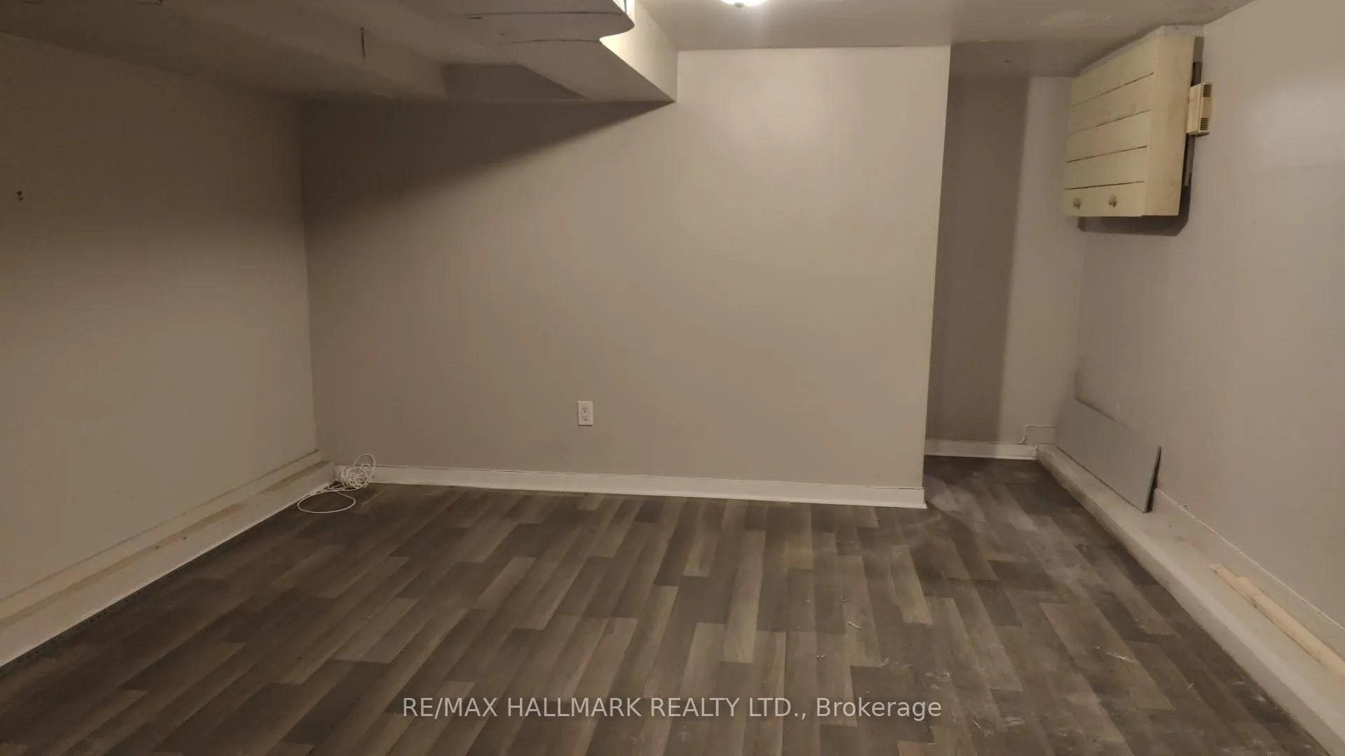 Photo 3 of 172 Waverley Road, Toronto, The Beaches — HOMEH