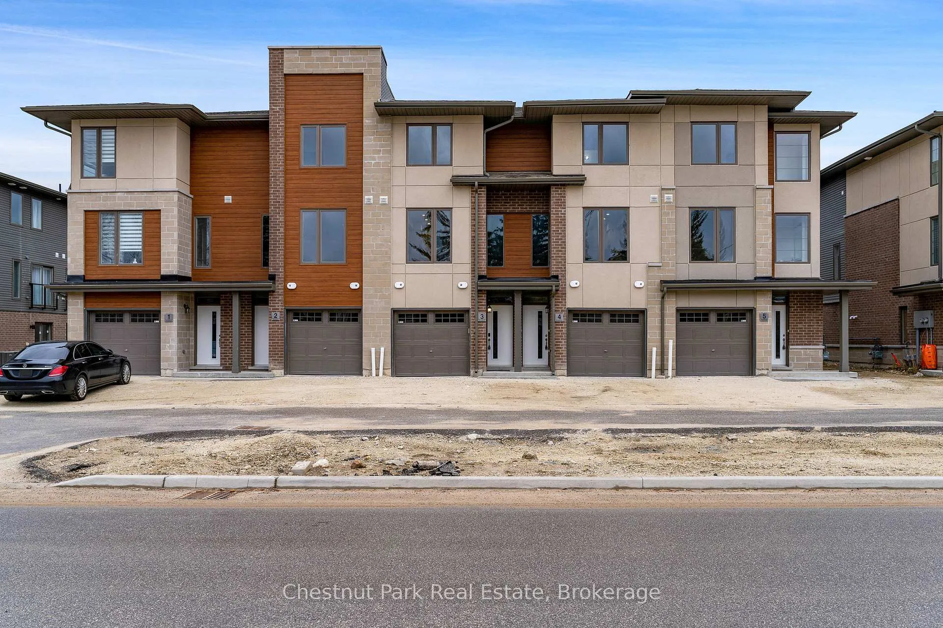 Photo 1 of Unit 3, 35 Dawson Drive, Collingwood — HOMEH