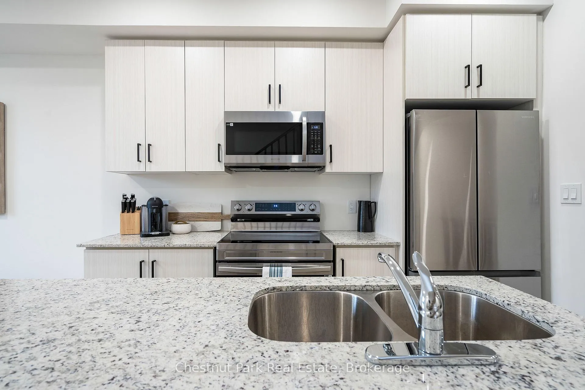 Photo 6 of Unit 3, 35 Dawson Drive, Collingwood — HOMEH