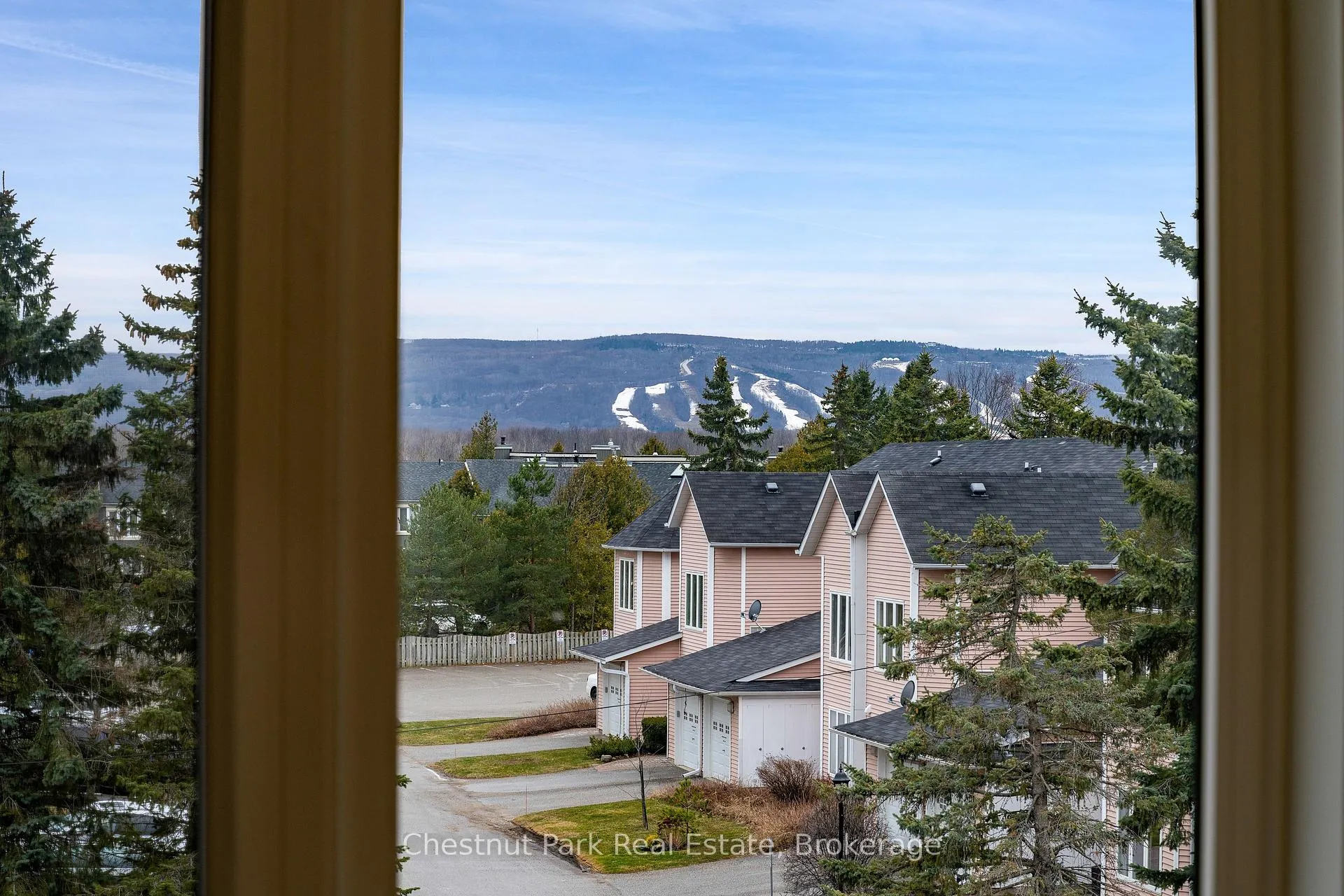Photo 10 of Unit 3, 35 Dawson Drive, Collingwood — HOMEH