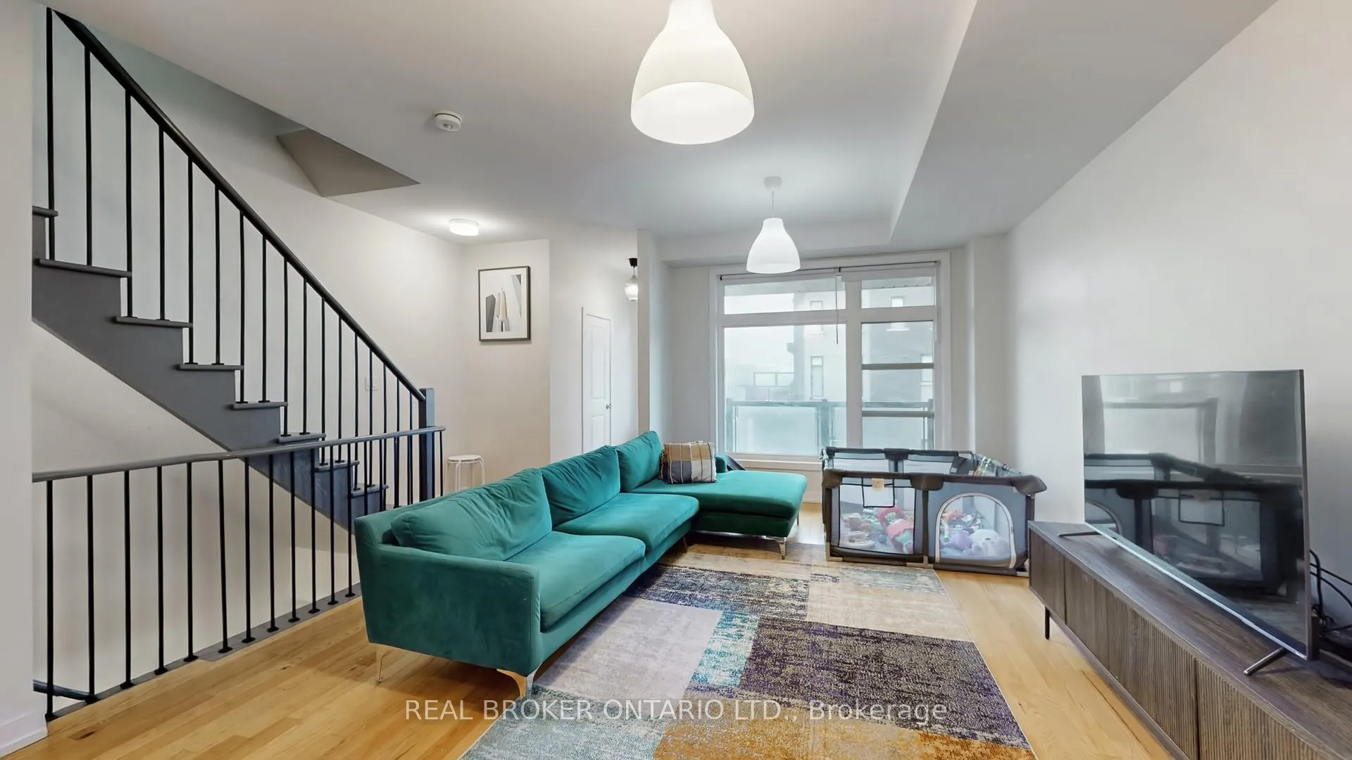 Photo 5 of 2508 Castlegate Crossing, Pickering, Duffin Heights — HOMEH