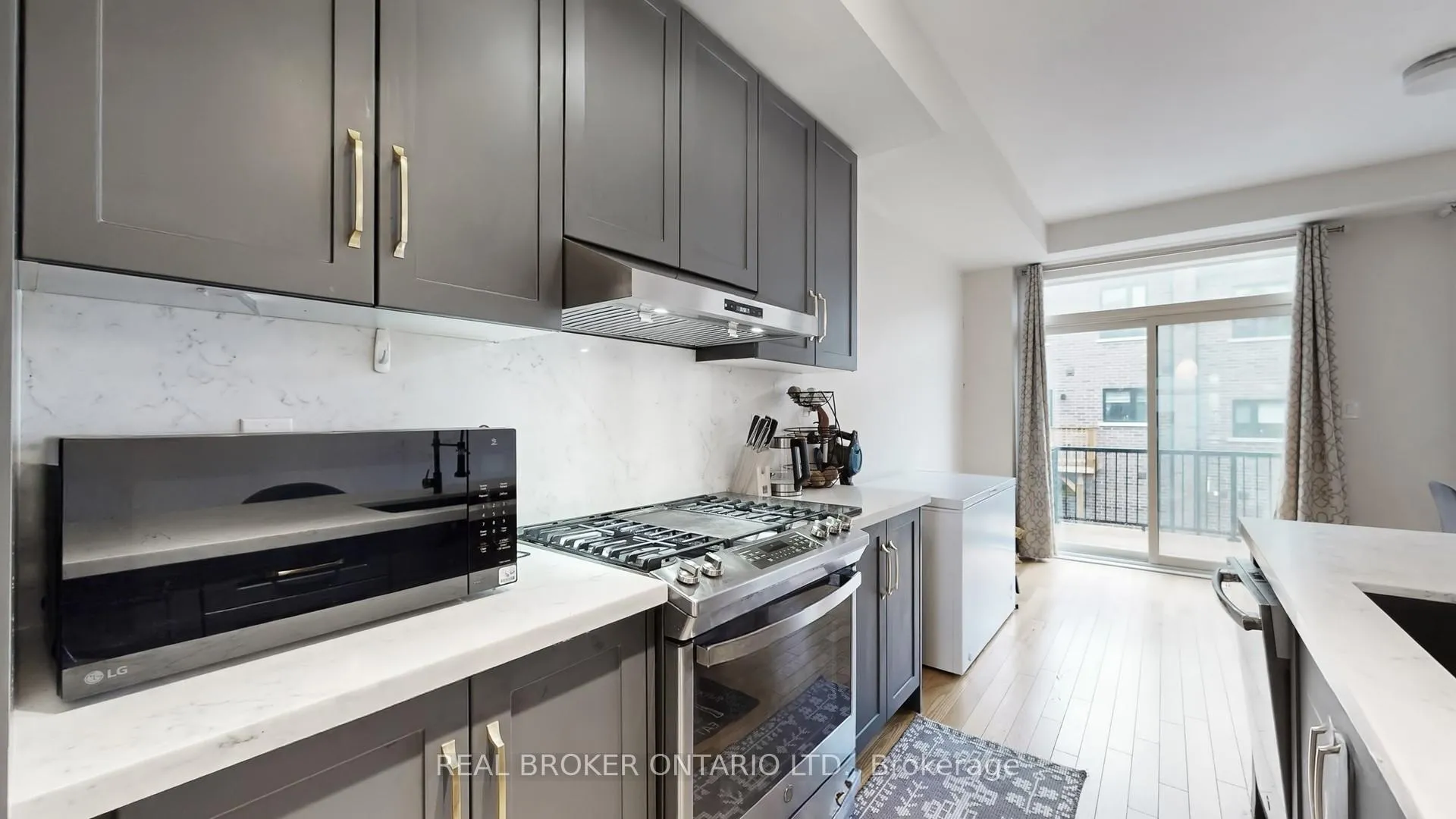 Photo 9 of 2508 Castlegate Crossing, Pickering, Duffin Heights — HOMEH