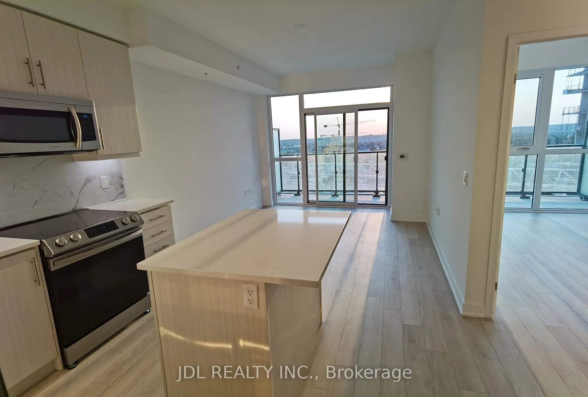 Photo 2 of Unit 1510, 75 Oneida Crescent, Richmond Hill, Langstaff — HOMEH