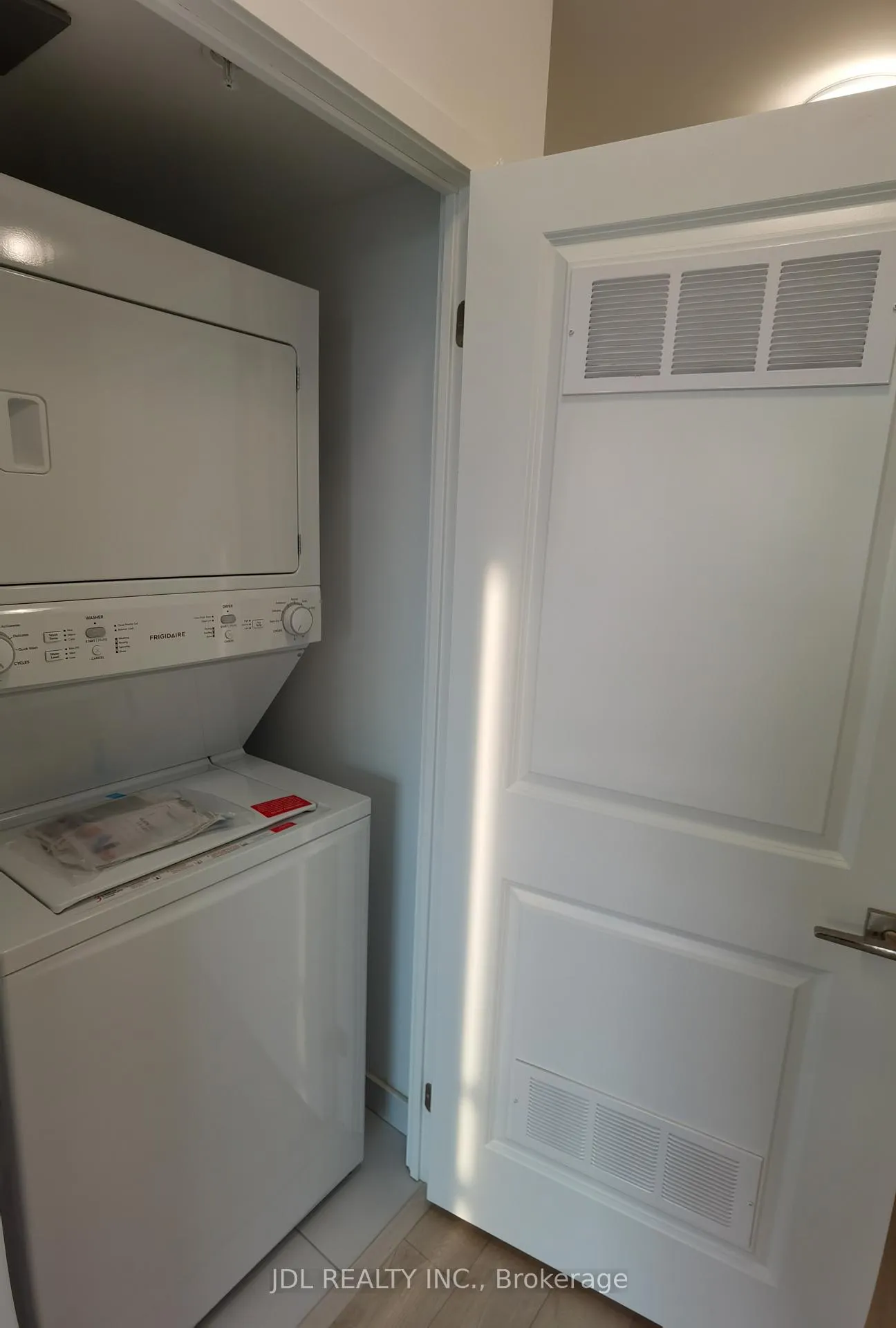 Photo 11 of Unit 1510, 75 Oneida Crescent, Richmond Hill, Langstaff — HOMEH