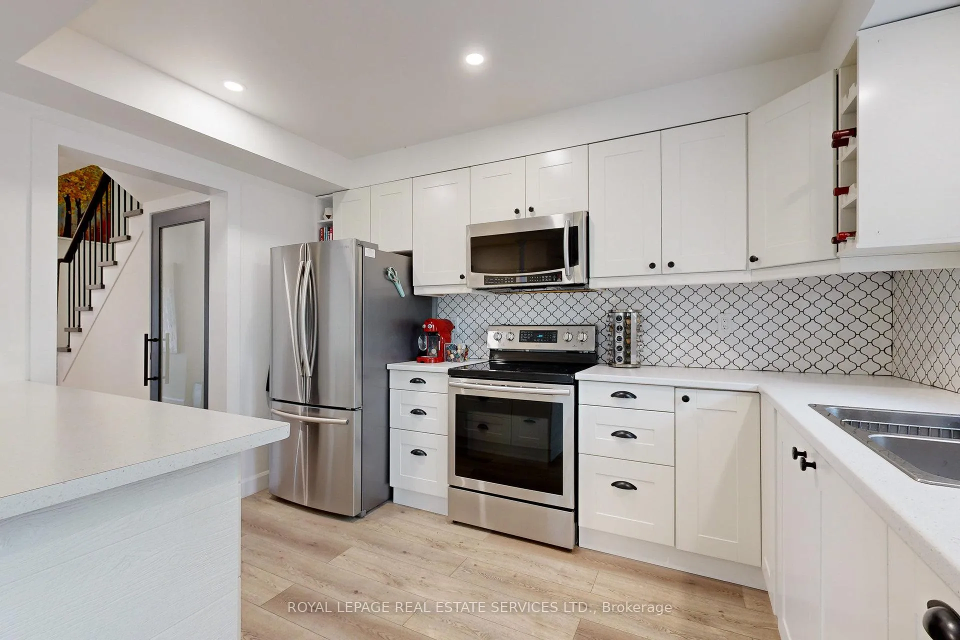 Photo 11 of Unit 20, 2001 Atkinson Drive, Burlington, Rose — HOMEH
