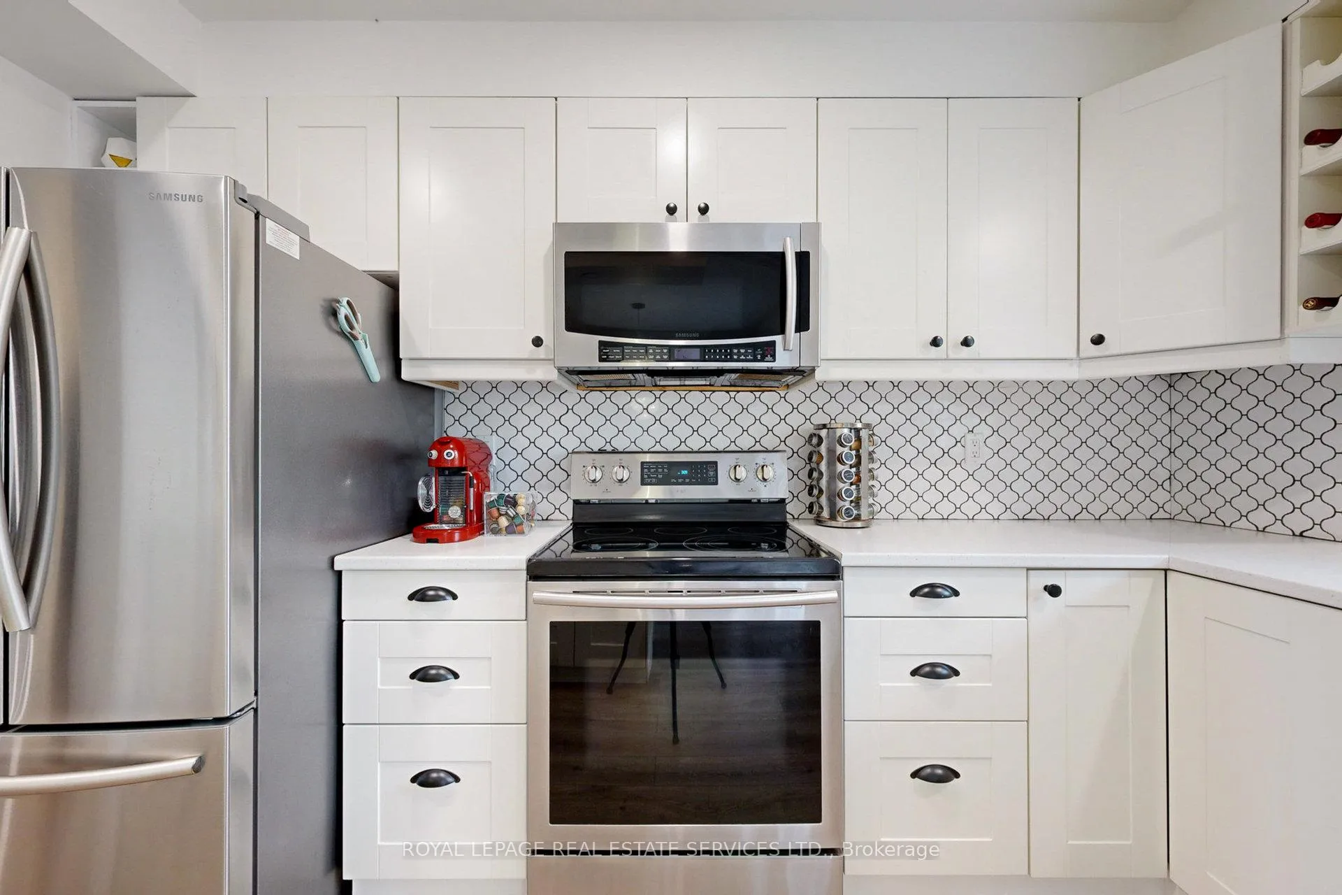 Photo 14 of Unit 20, 2001 Atkinson Drive, Burlington, Rose — HOMEH