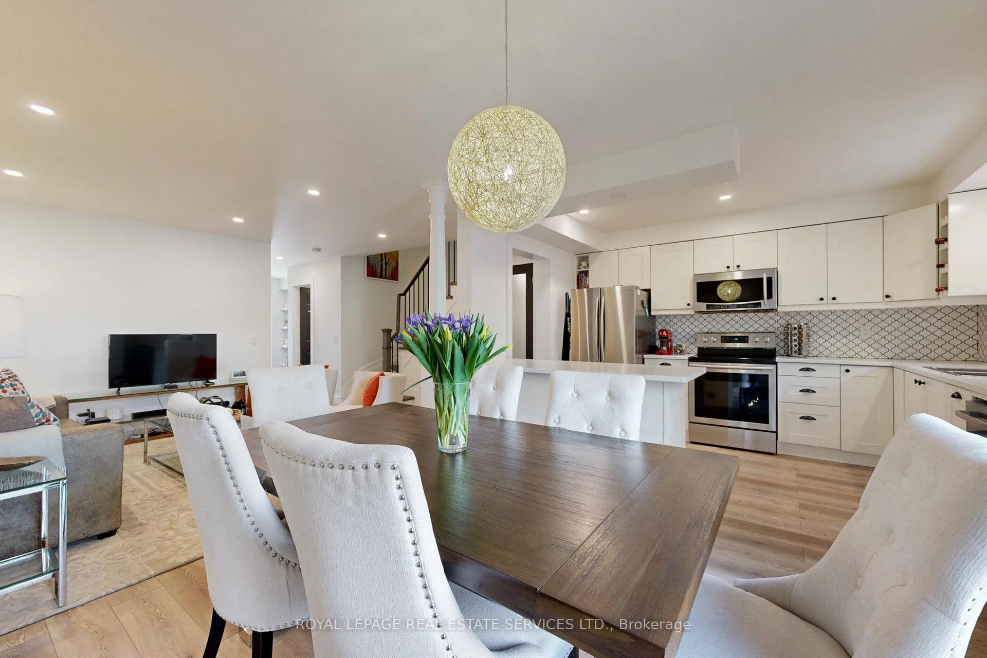 Photo 20 of Unit 20, 2001 Atkinson Drive, Burlington, Rose — HOMEH