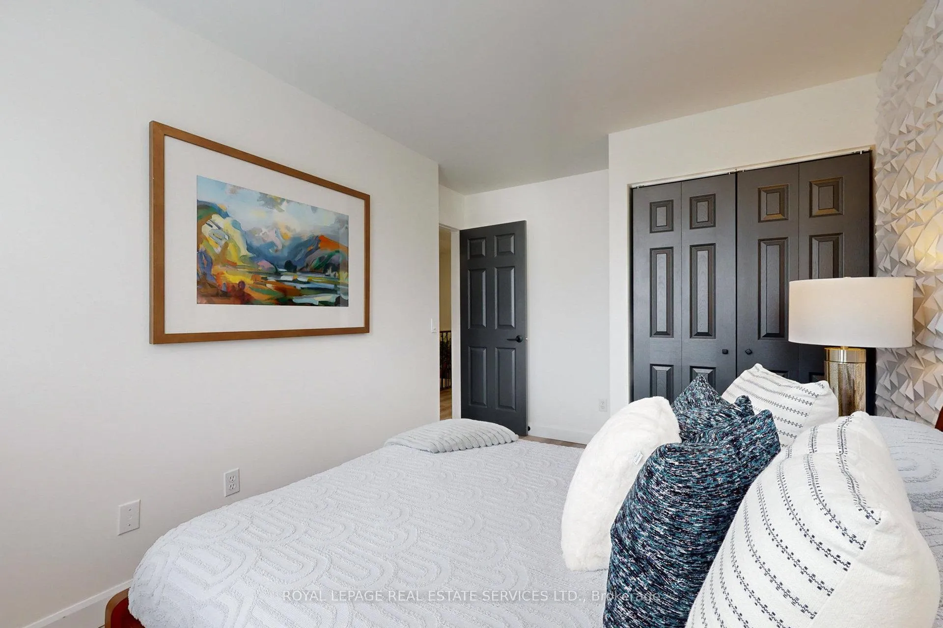 Photo 28 of Unit 20, 2001 Atkinson Drive, Burlington, Rose — HOMEH