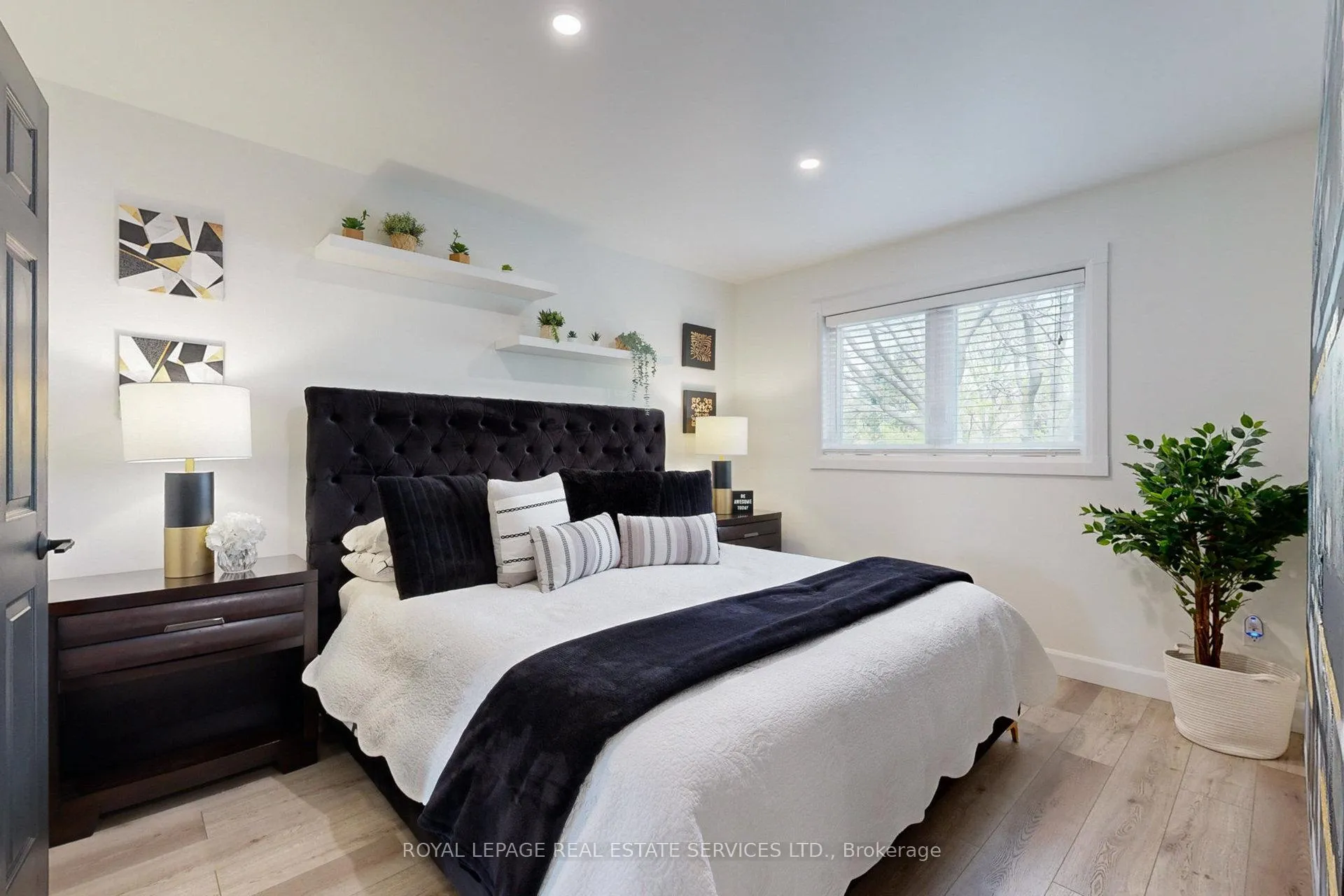 Photo 30 of Unit 20, 2001 Atkinson Drive, Burlington, Rose — HOMEH