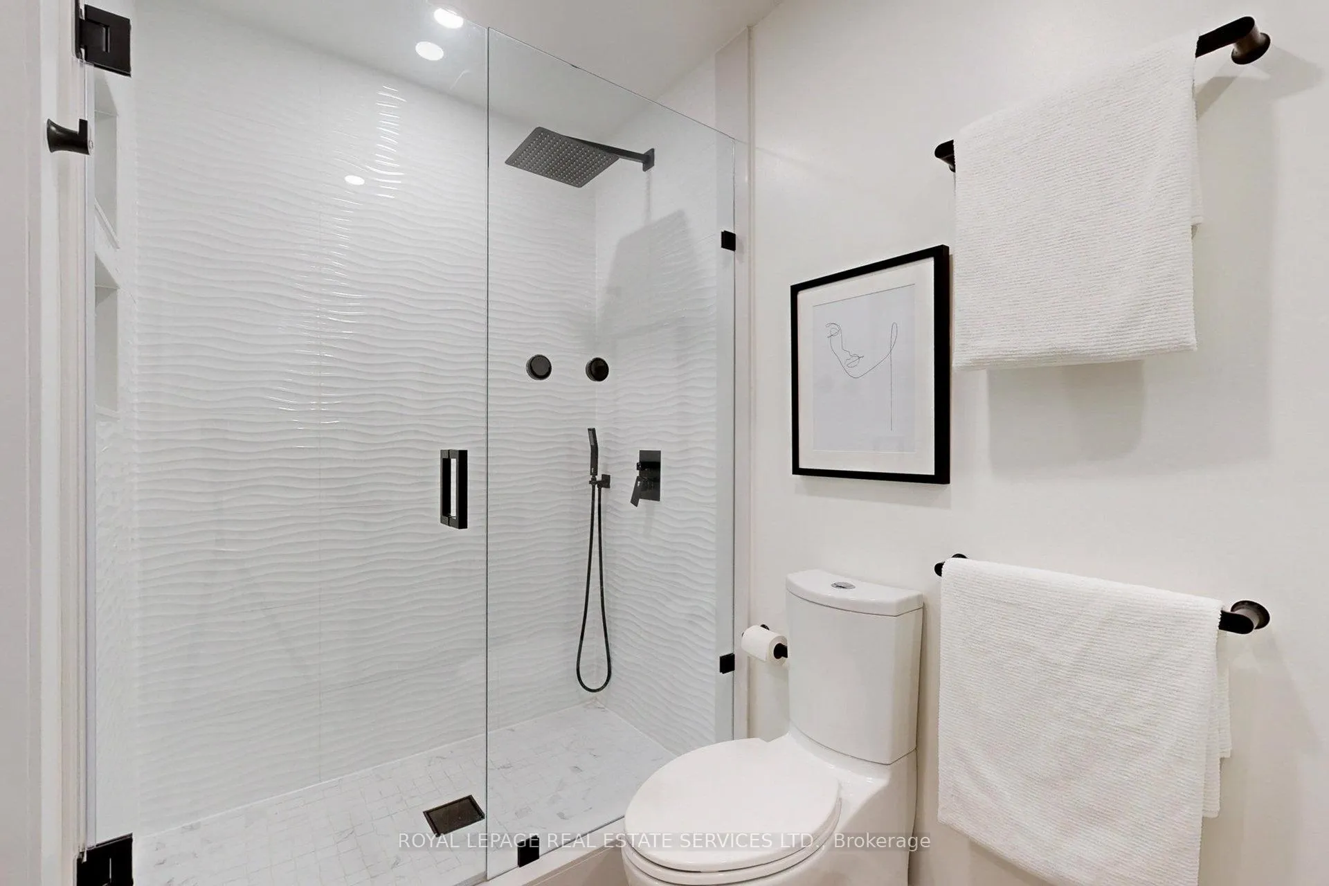 Photo 34 of Unit 20, 2001 Atkinson Drive, Burlington, Rose — HOMEH