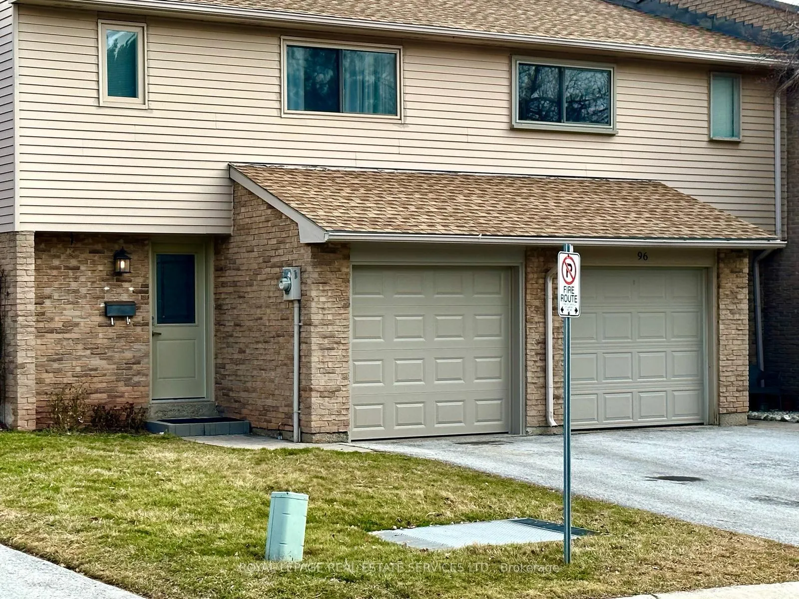 Photo 1 of Unit 97, 1542 Lancaster Drive, Oakville, Falgarwood — HOMEH