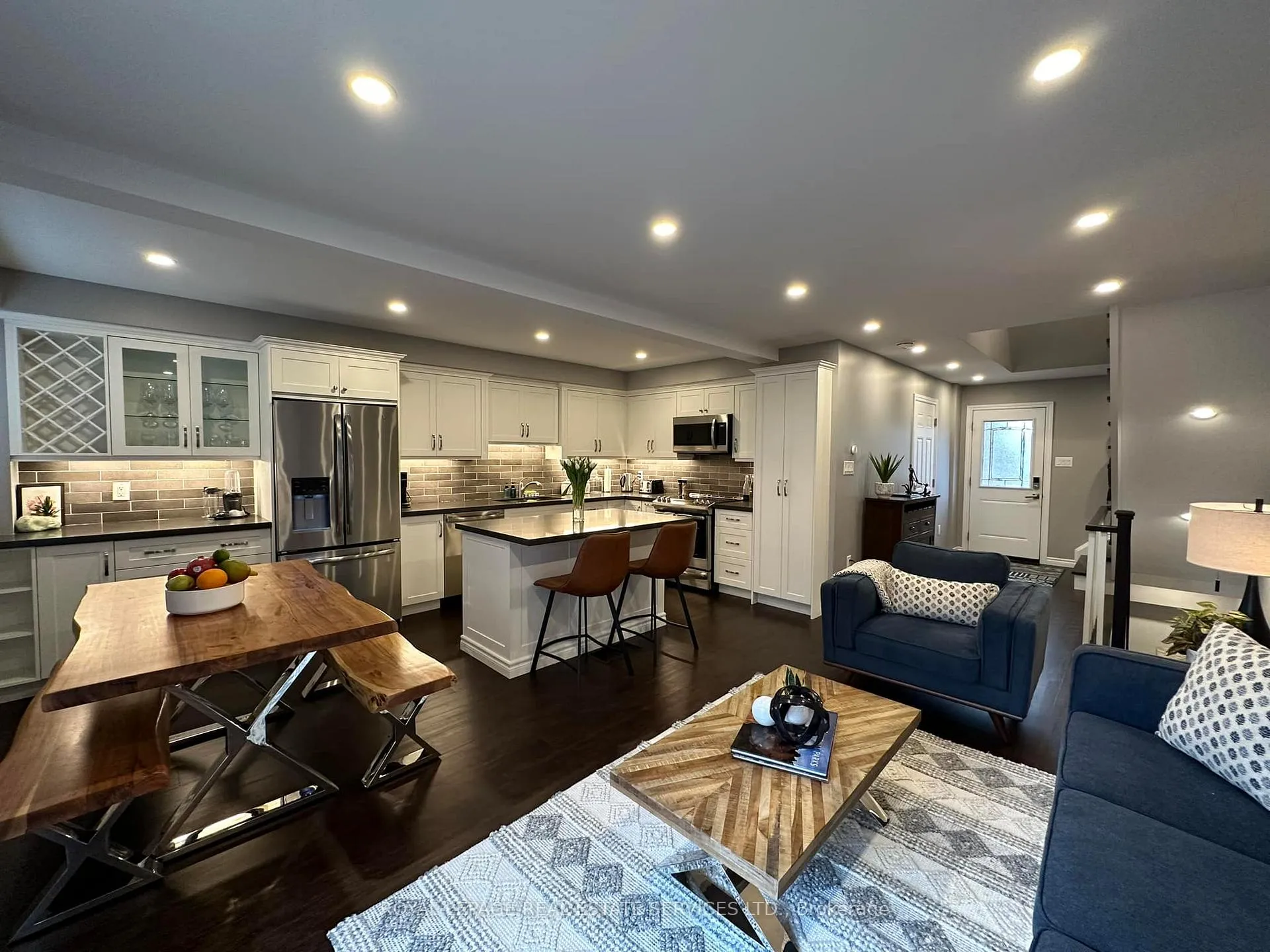 Photo 7 of Unit 97, 1542 Lancaster Drive, Oakville, Falgarwood — HOMEH