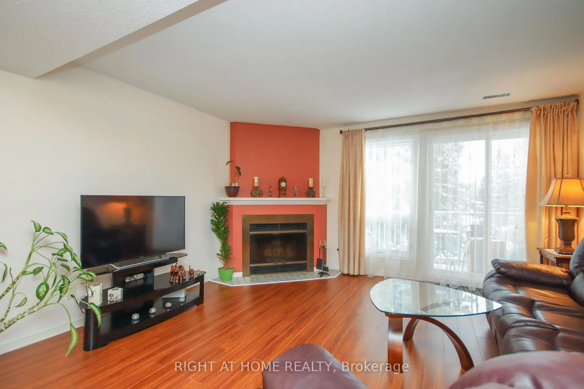 Photo 5 of 5986 Red Willow Drive, Ottawa, Chapel Hill — HOMEH