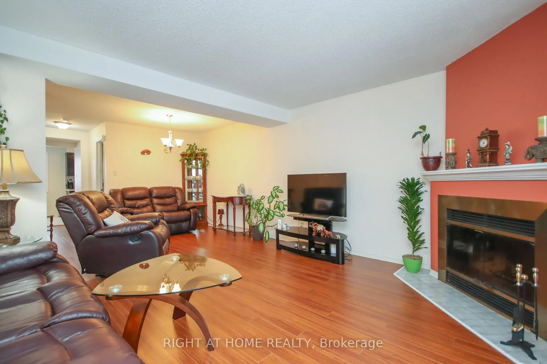 Photo 6 of 5986 Red Willow Drive, Ottawa, Chapel Hill — HOMEH