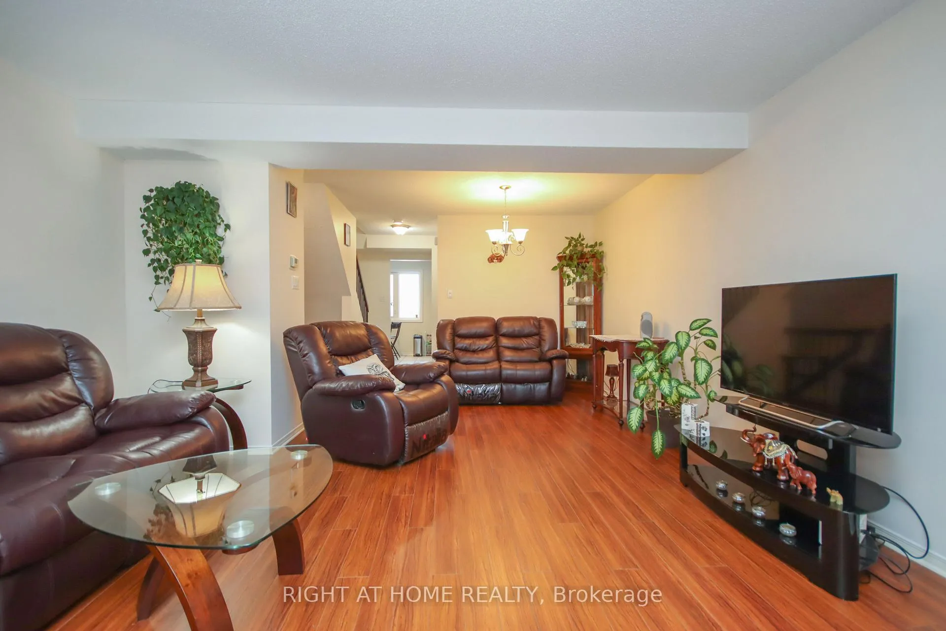 Photo 7 of 5986 Red Willow Drive, Ottawa, Chapel Hill — HOMEH