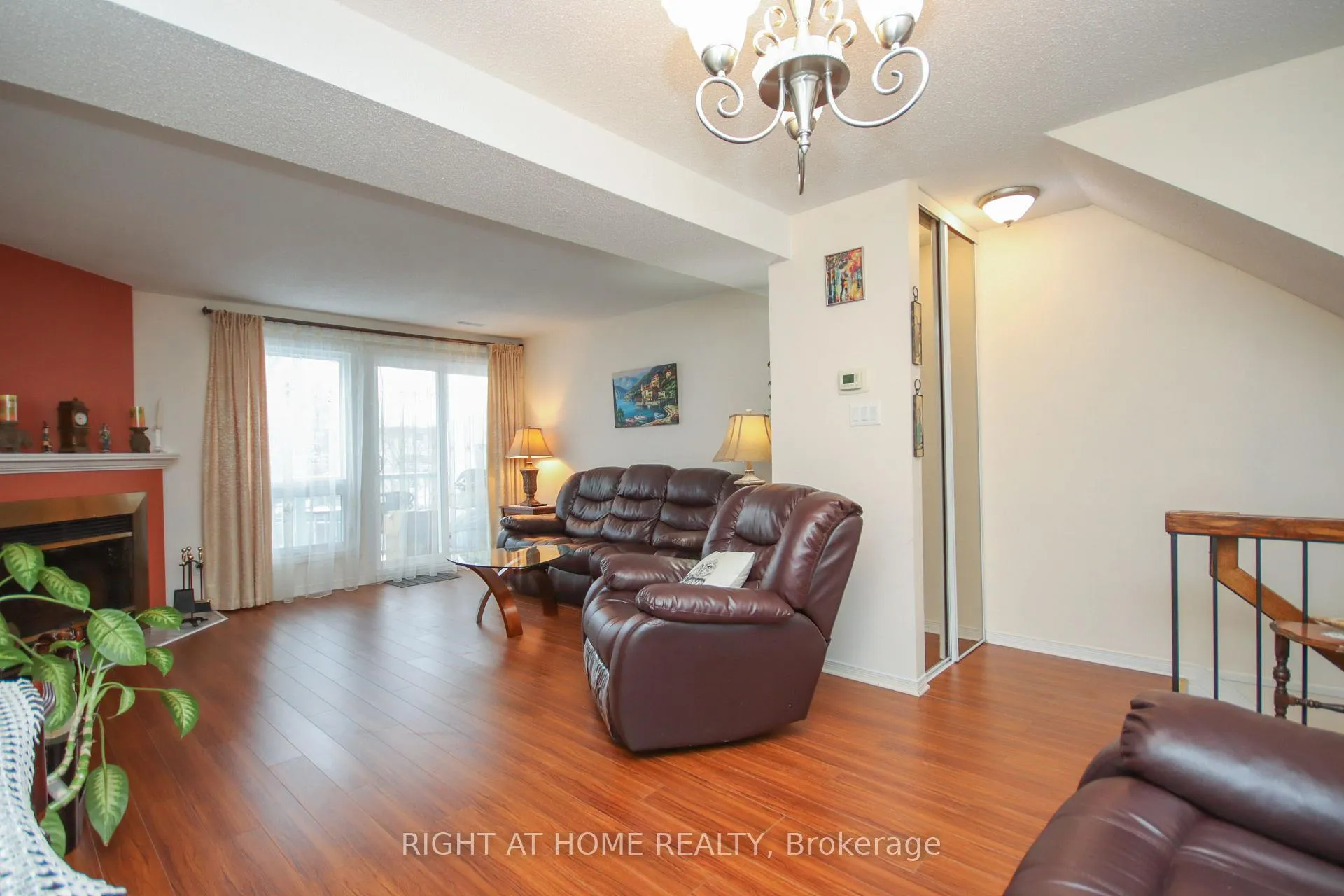 Photo 8 of 5986 Red Willow Drive, Ottawa, Chapel Hill — HOMEH