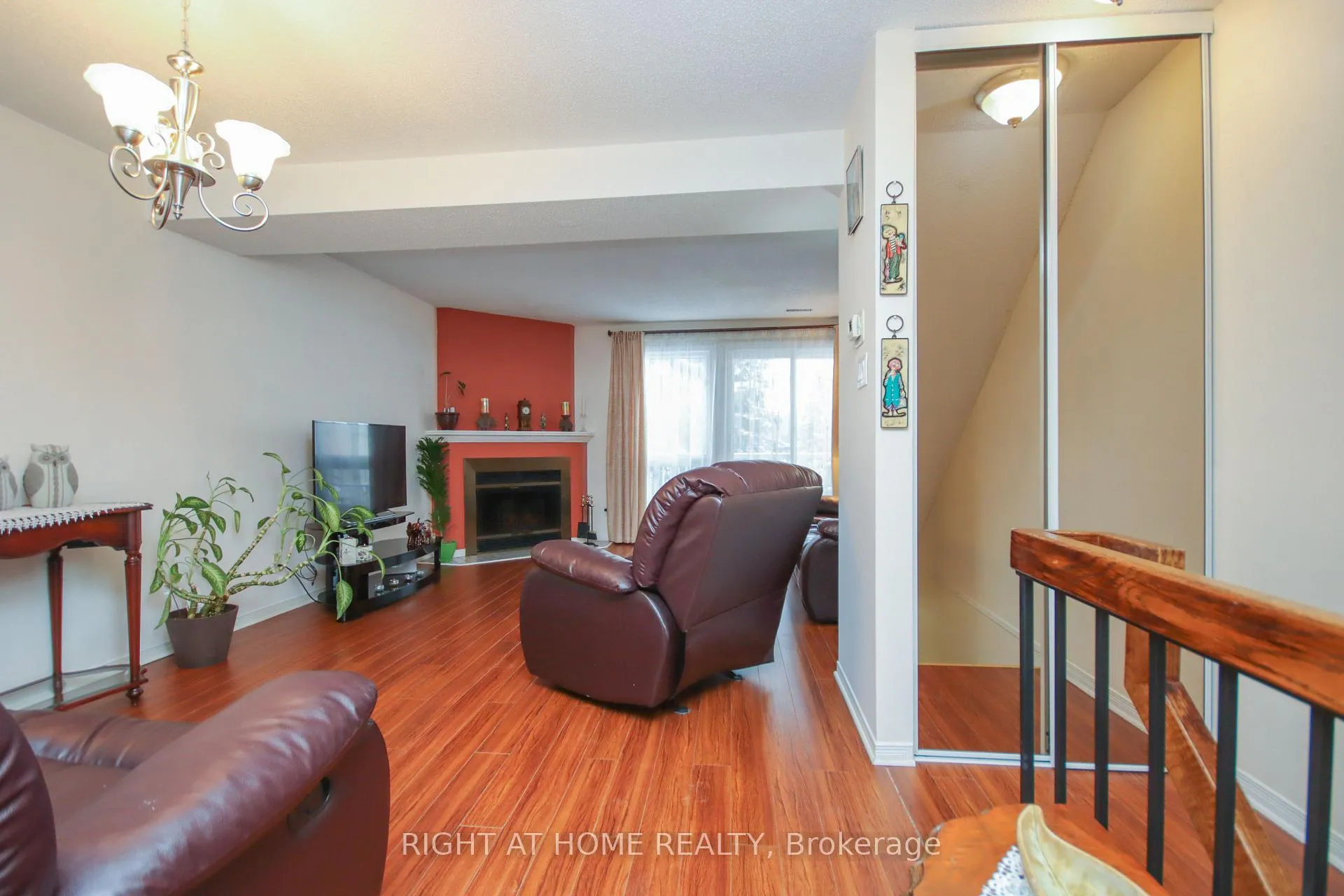 Photo 9 of 5986 Red Willow Drive, Ottawa, Chapel Hill — HOMEH