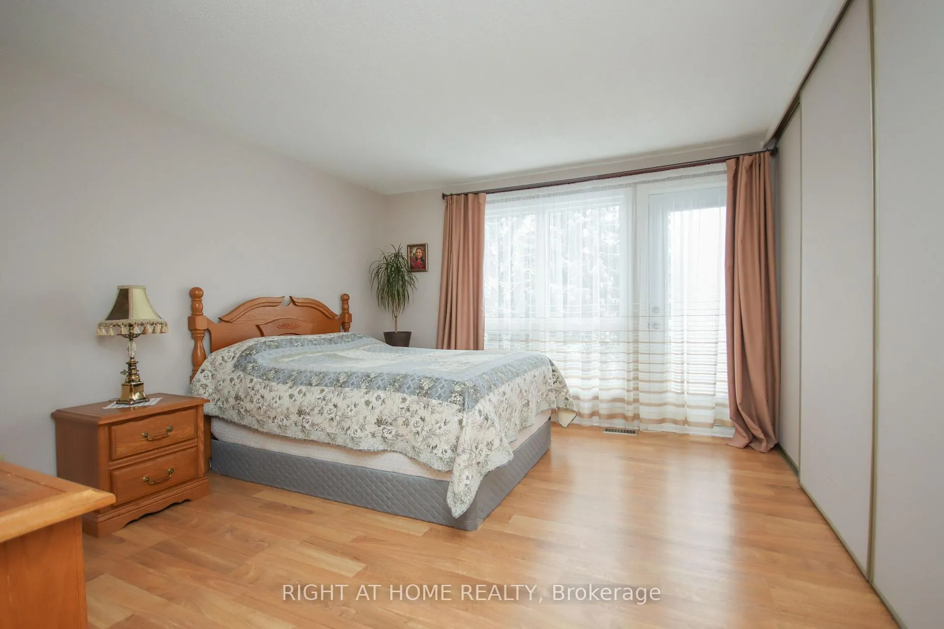 Photo 23 of 5986 Red Willow Drive, Ottawa, Chapel Hill — HOMEH