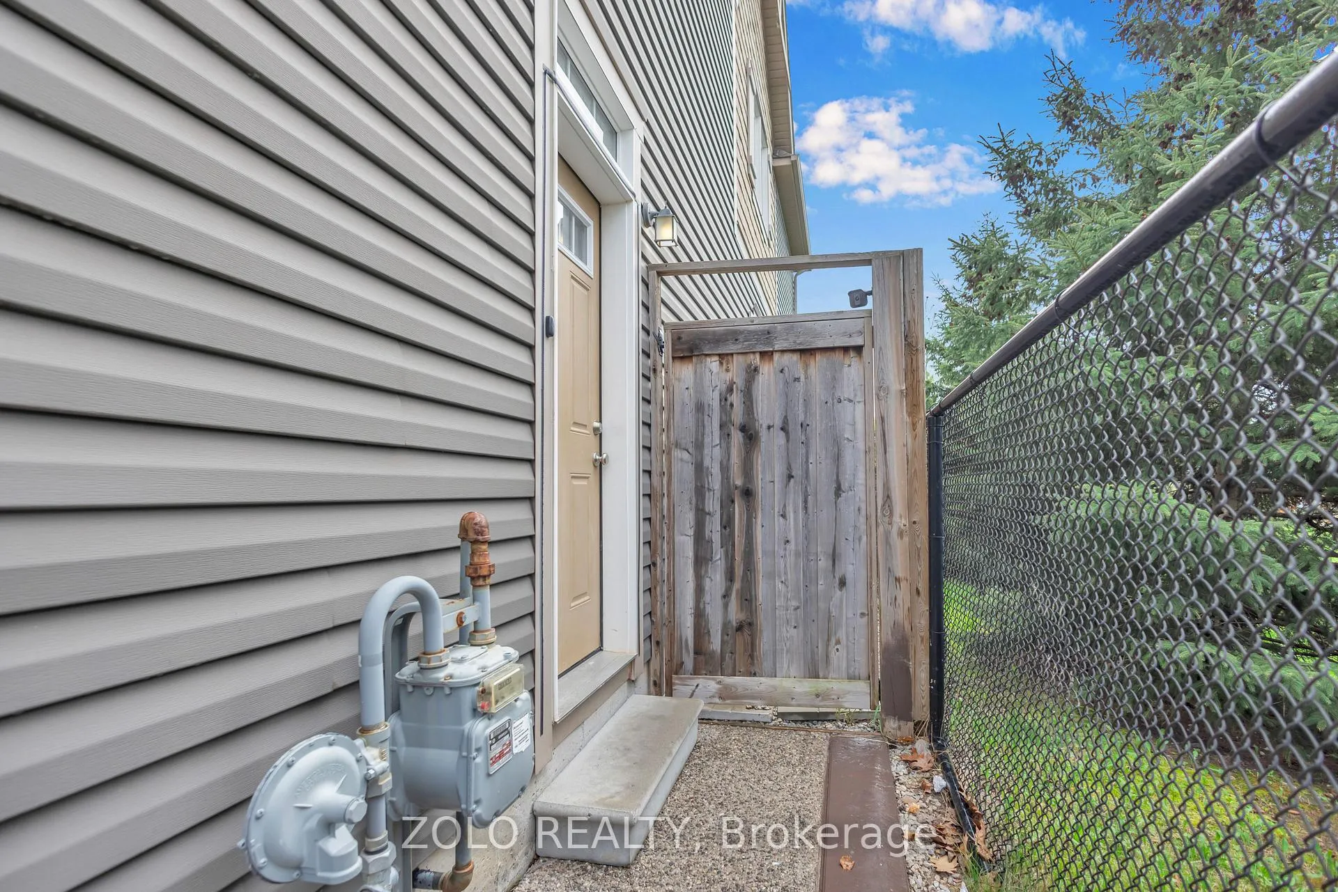 Photo 35 of 304 Leiterman Drive, Milton, Willmott — HOMEH