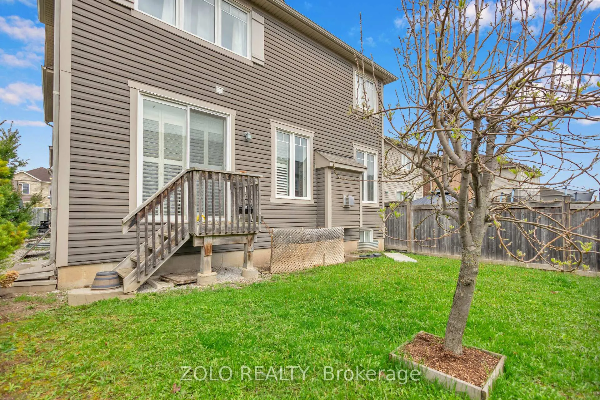 Photo 36 of 304 Leiterman Drive, Milton, Willmott — HOMEH