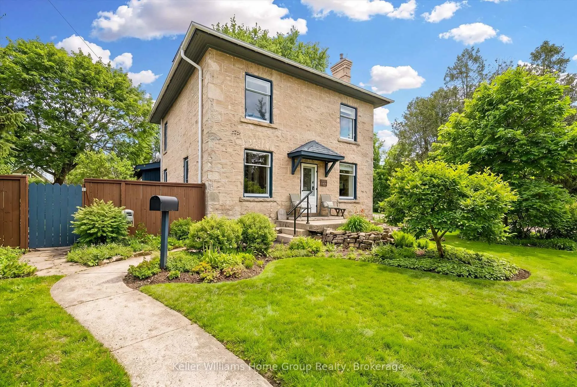 Photo 1 of 495 Tower Street N, Centre Wellington, Fergus — HOMEH
