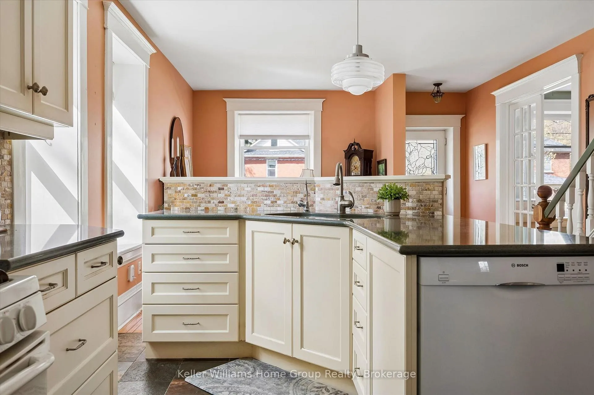 Photo 14 of 495 Tower Street N, Centre Wellington, Fergus — HOMEH
