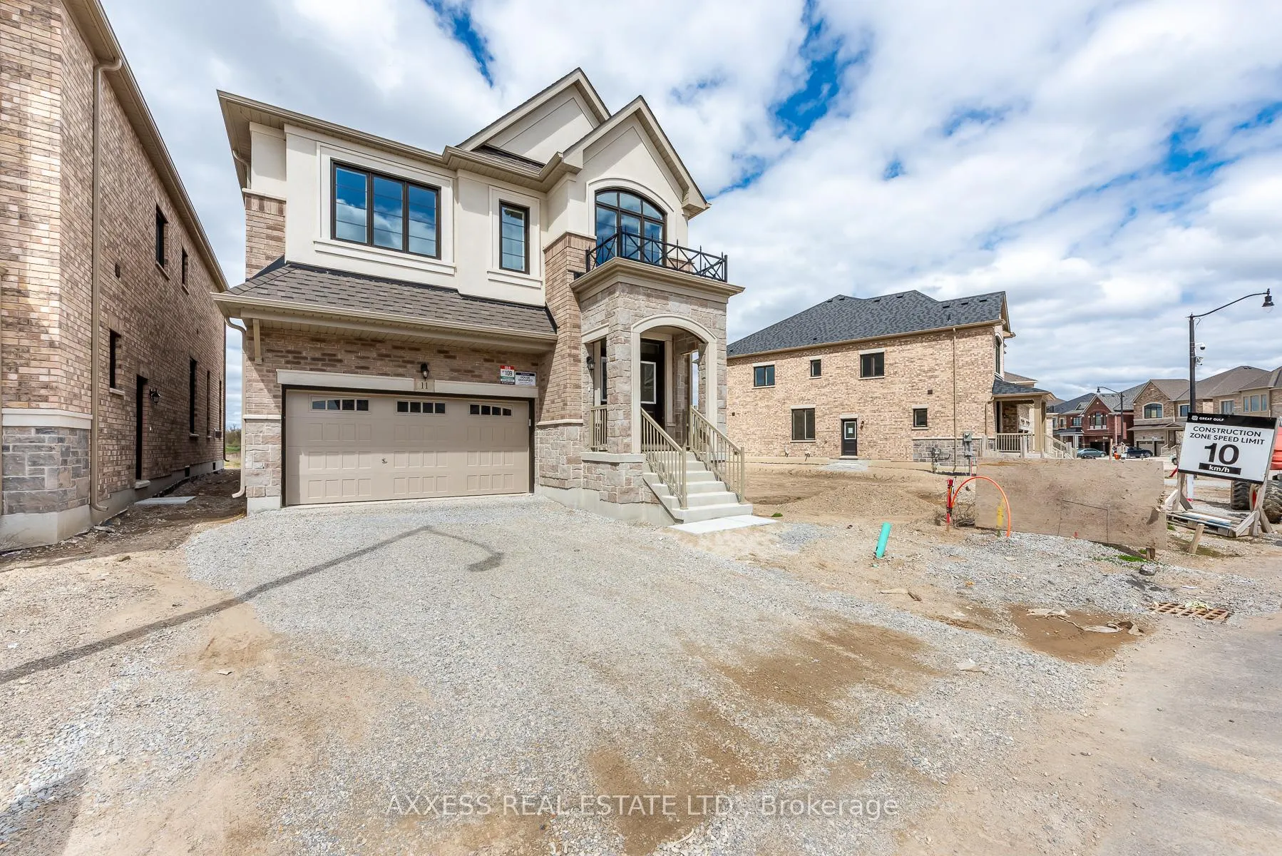 Photo 2 of 11 Misted Breeze Street, Brampton, Bram West — HOMEH