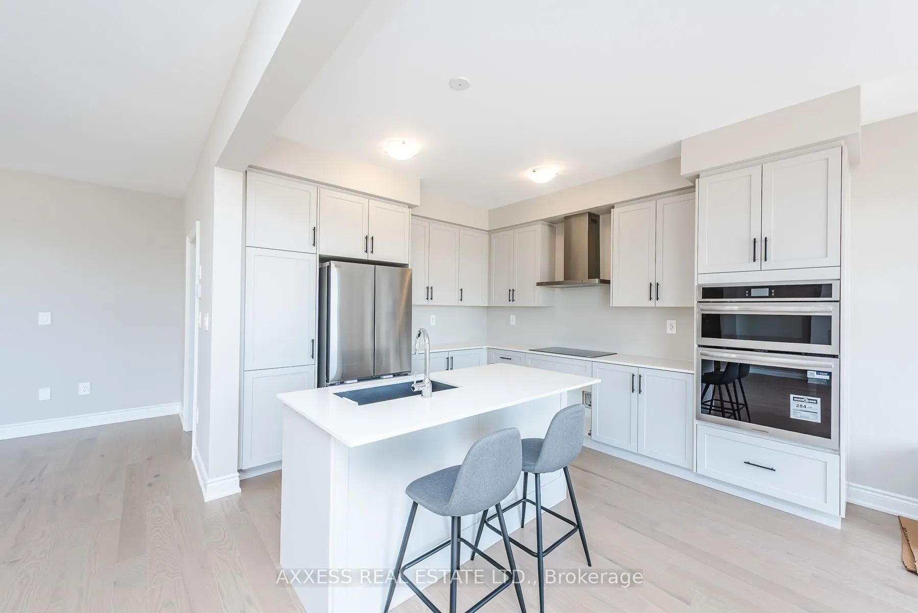 Photo 9 of 11 Misted Breeze Street, Brampton, Bram West — HOMEH