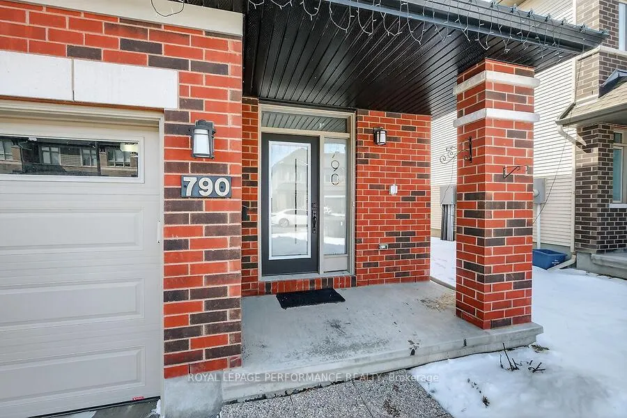 Photo 2 of 790 Cairn Cres E, Ottawa, Mer Bleue/Bradley Estates/Anderson Park — HOMEH