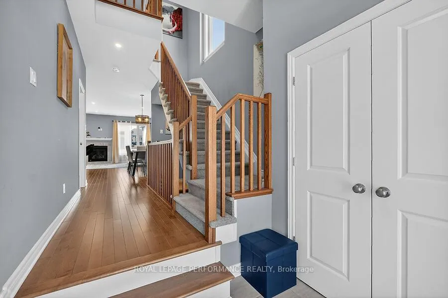 Photo 3 of 790 Cairn Cres E, Ottawa, Mer Bleue/Bradley Estates/Anderson Park — HOMEH