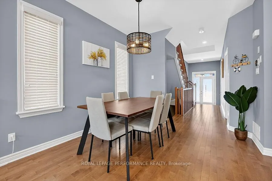 Photo 5 of 790 Cairn Cres E, Ottawa, Mer Bleue/Bradley Estates/Anderson Park — HOMEH