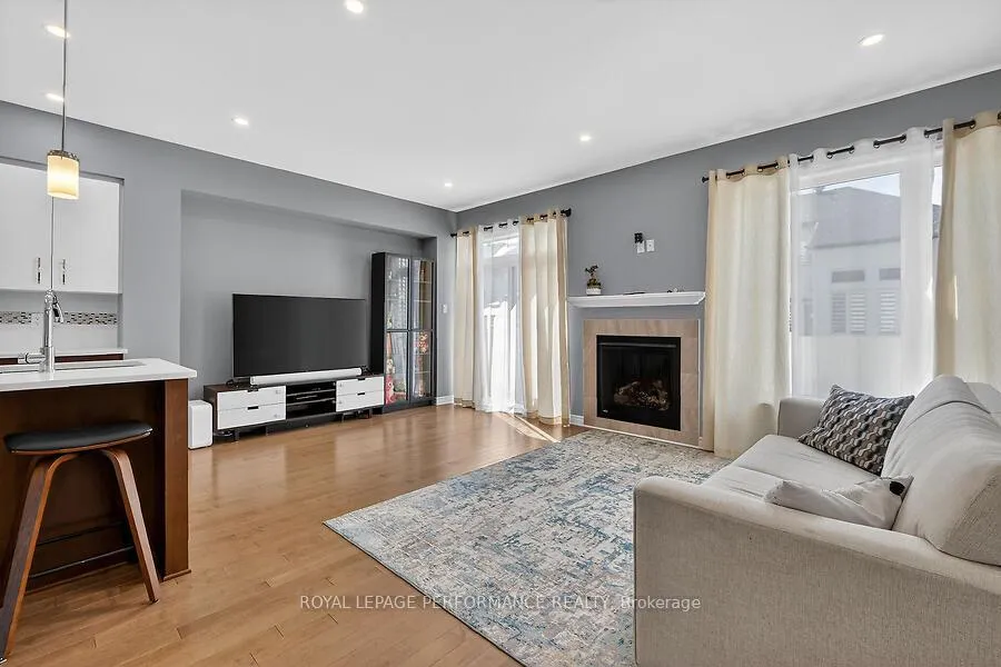 Photo 6 of 790 Cairn Cres E, Ottawa, Mer Bleue/Bradley Estates/Anderson Park — HOMEH