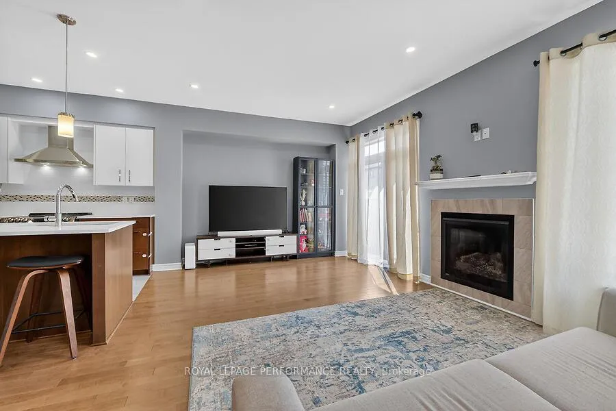 Photo 8 of 790 Cairn Cres E, Ottawa, Mer Bleue/Bradley Estates/Anderson Park — HOMEH