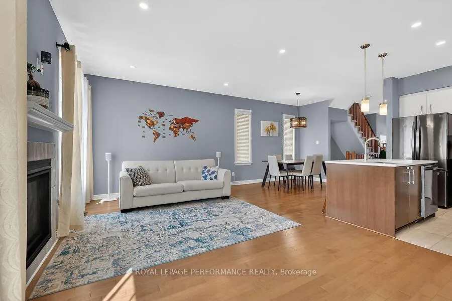 Photo 11 of 790 Cairn Cres E, Ottawa, Mer Bleue/Bradley Estates/Anderson Park — HOMEH