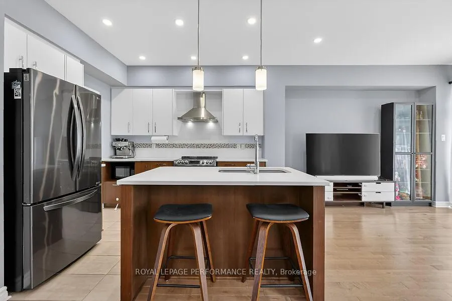 Photo 13 of 790 Cairn Cres E, Ottawa, Mer Bleue/Bradley Estates/Anderson Park — HOMEH
