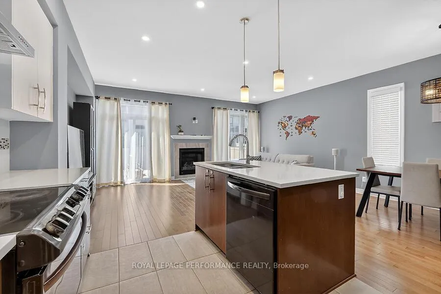 Photo 16 of 790 Cairn Cres E, Ottawa, Mer Bleue/Bradley Estates/Anderson Park — HOMEH