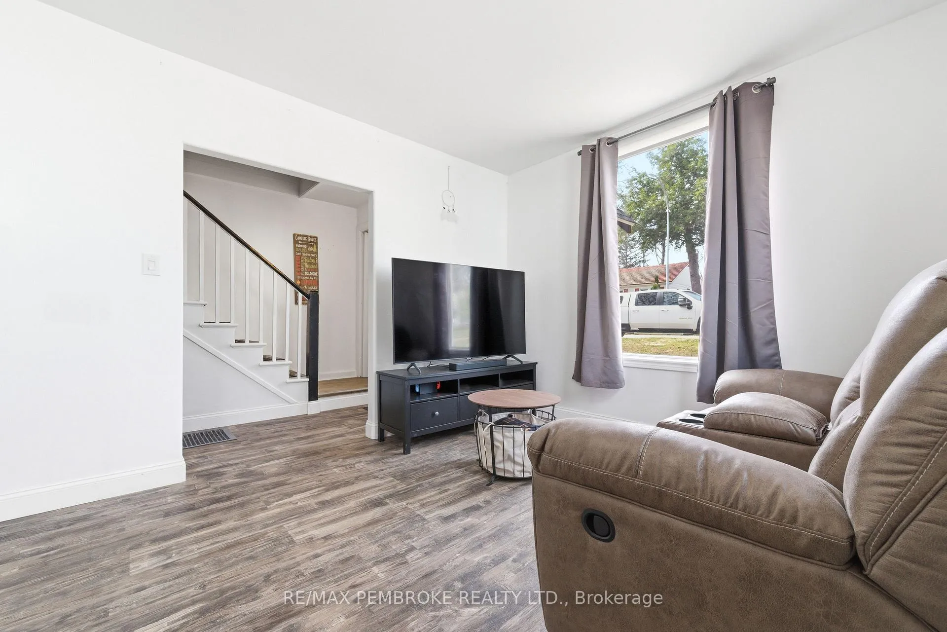 Photo 4 of 15 Alder Crescent, Deep River — HOMEH