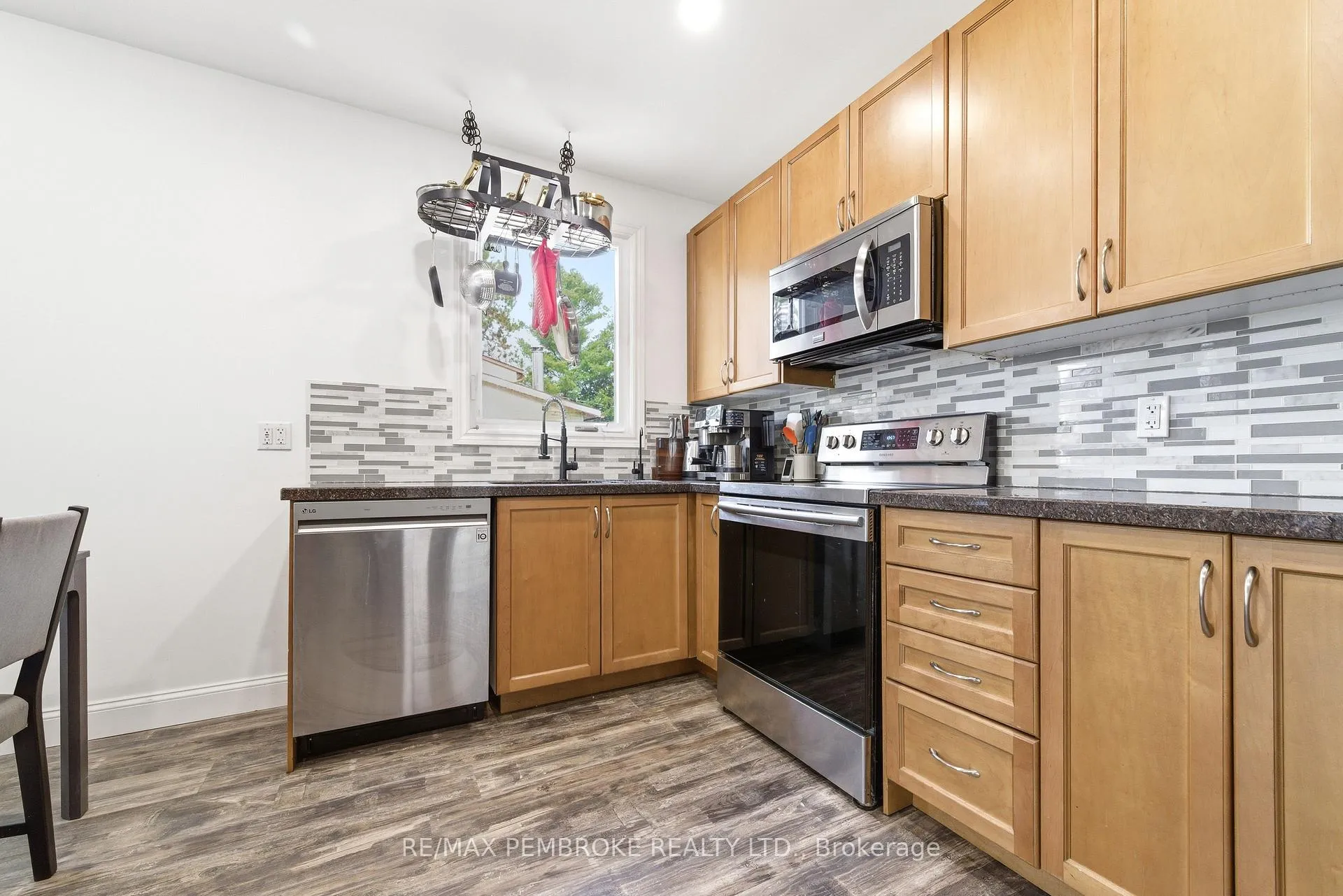 Photo 11 of 15 Alder Crescent, Deep River — HOMEH