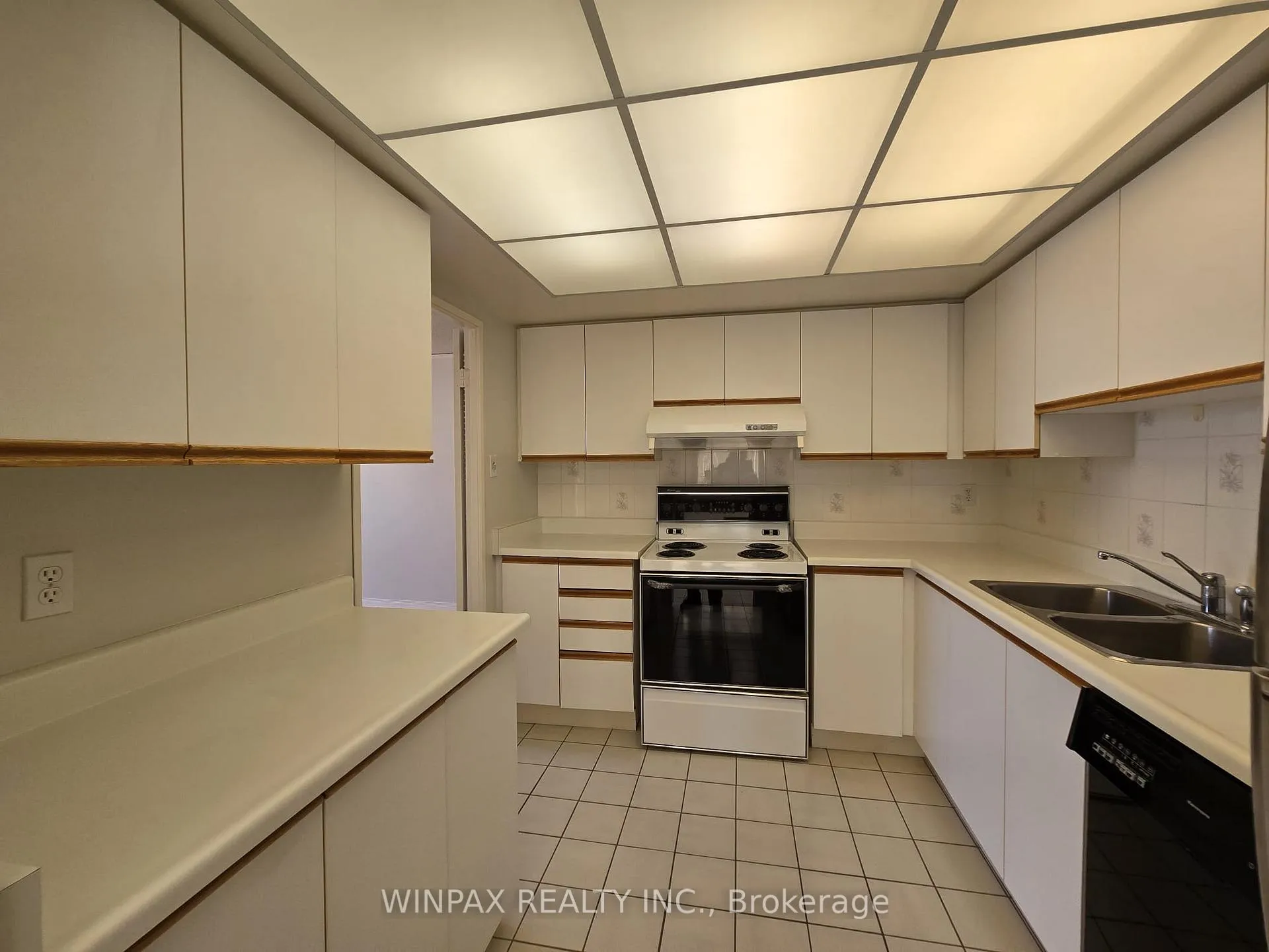 Photo 15 of Unit 1202, 20 Harding Boulevard, Richmond Hill, North Richvale — HOMEH