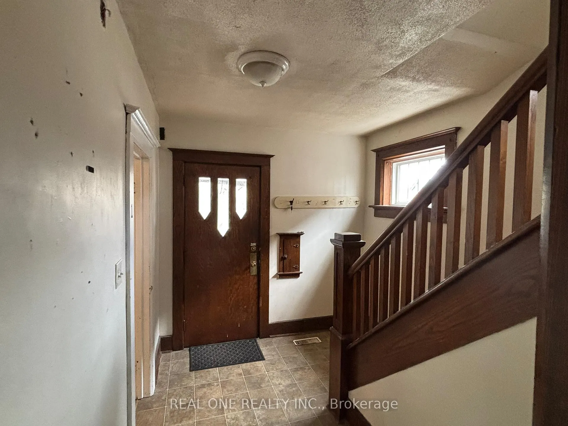 Photo 3 of 93 Peppler Street, Waterloo, Beechwood/University — HOMEH